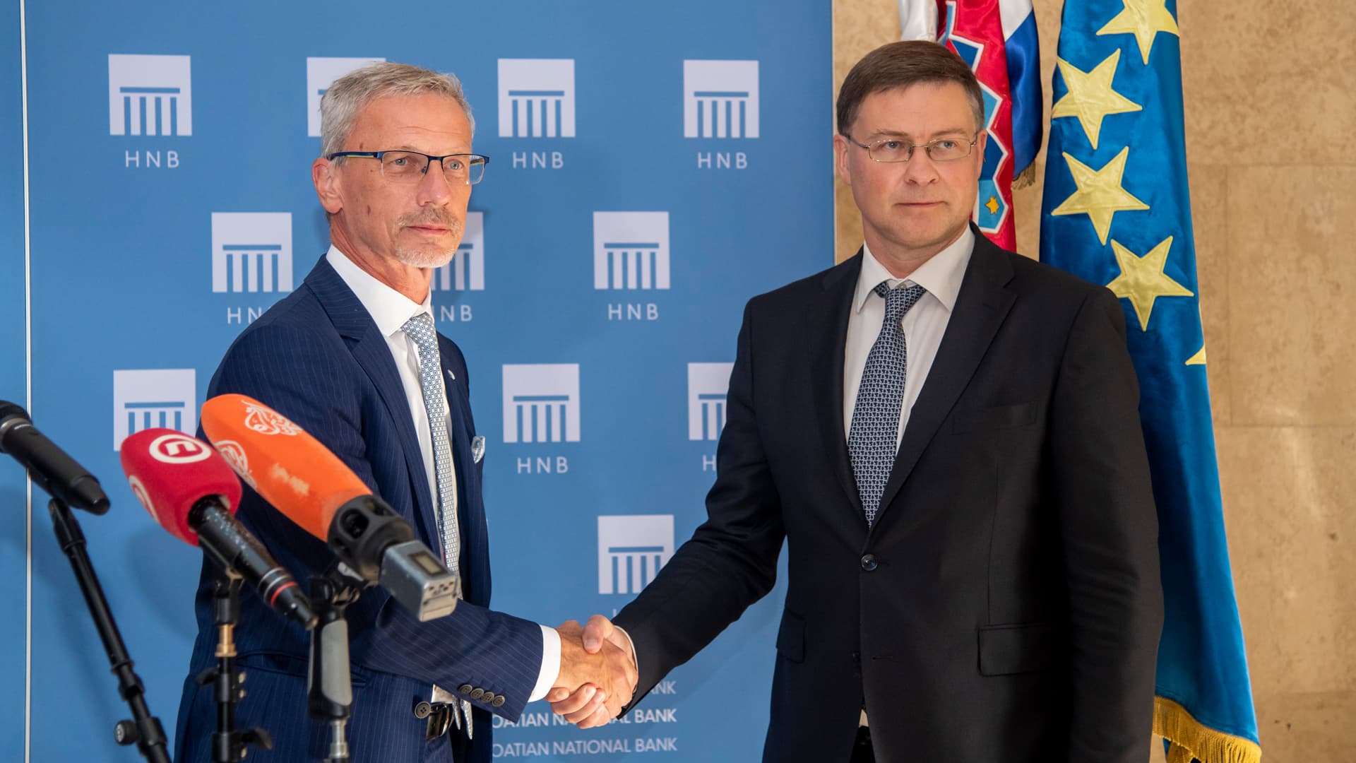Boris Vujčić, guverner HNB-a sastao se s Valdisom Dombrovskisom, potpredsjednikom Europske komisije zaduženog za gospodarstvo